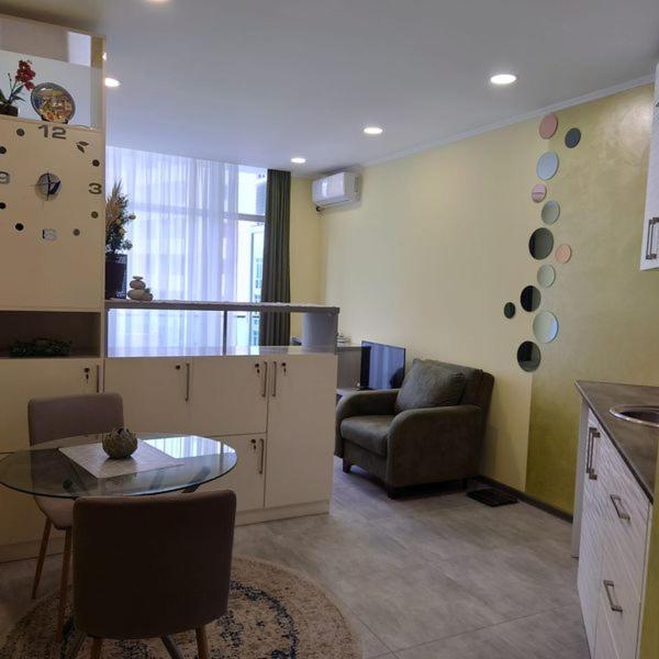 Bat Towers Studia Apartment Batumi Exterior photo