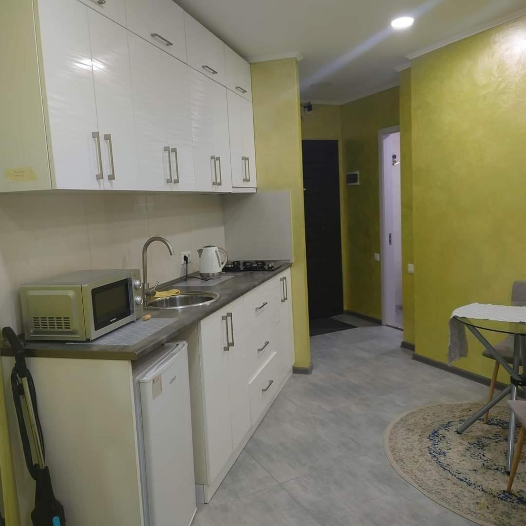 Bat Towers Studia Apartment Batumi Exterior photo